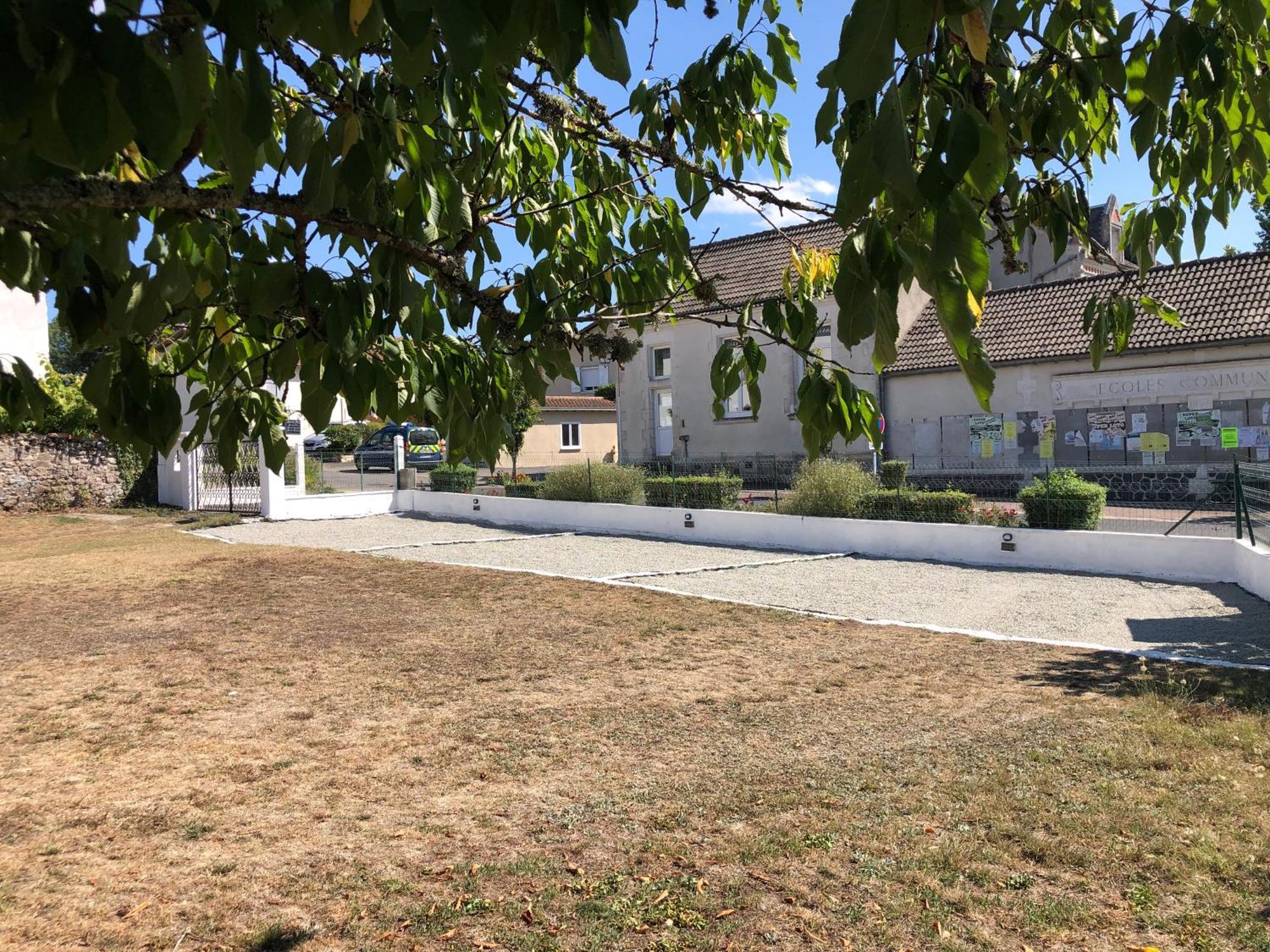 Gite Des Tournesols Oradour-Fanais 外观 照片