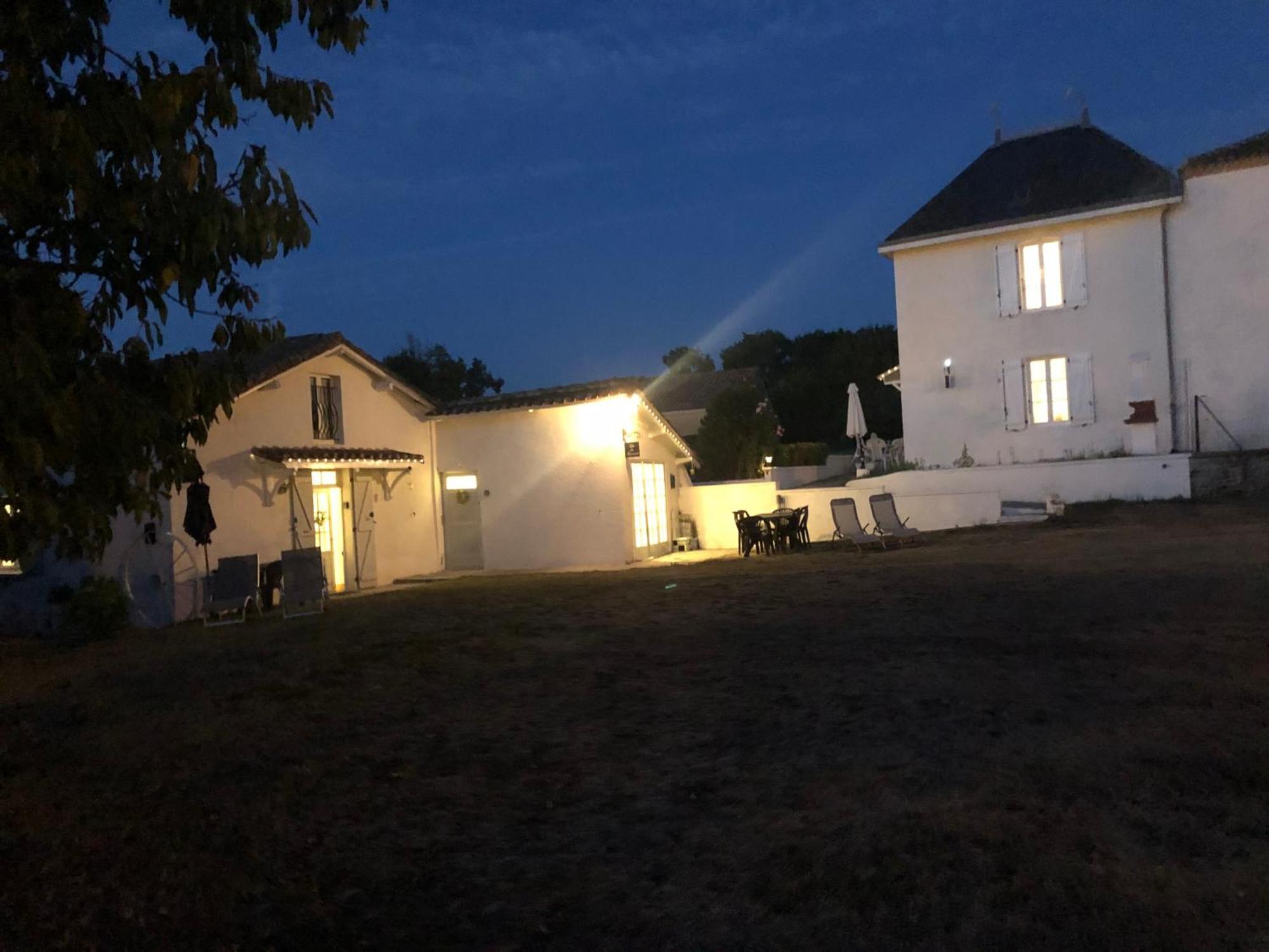 Gite Des Tournesols Oradour-Fanais 外观 照片