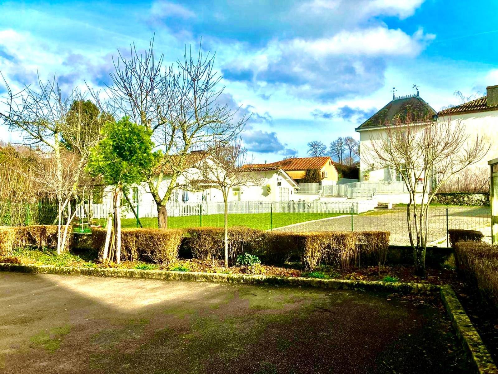 Gite Des Tournesols Oradour-Fanais 外观 照片