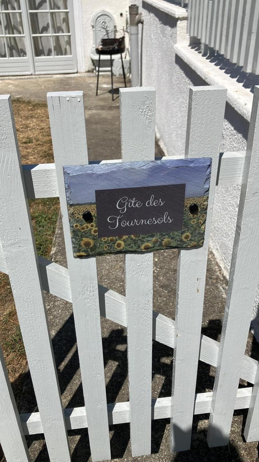 Gite Des Tournesols Oradour-Fanais 外观 照片