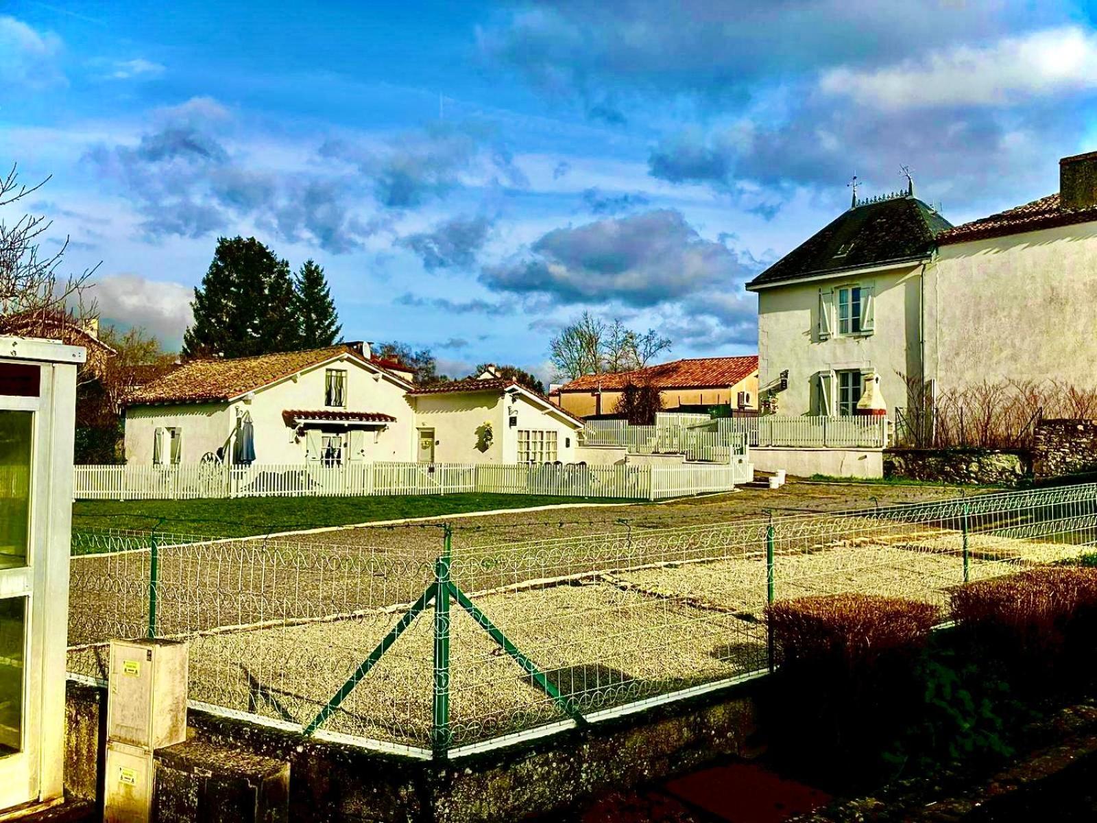 Gite Des Tournesols Oradour-Fanais 外观 照片